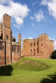Leicester's Building and the keep, Kenilworth Castle, Warwickshire, 2009. Artist: Historic England Staff Photographer.