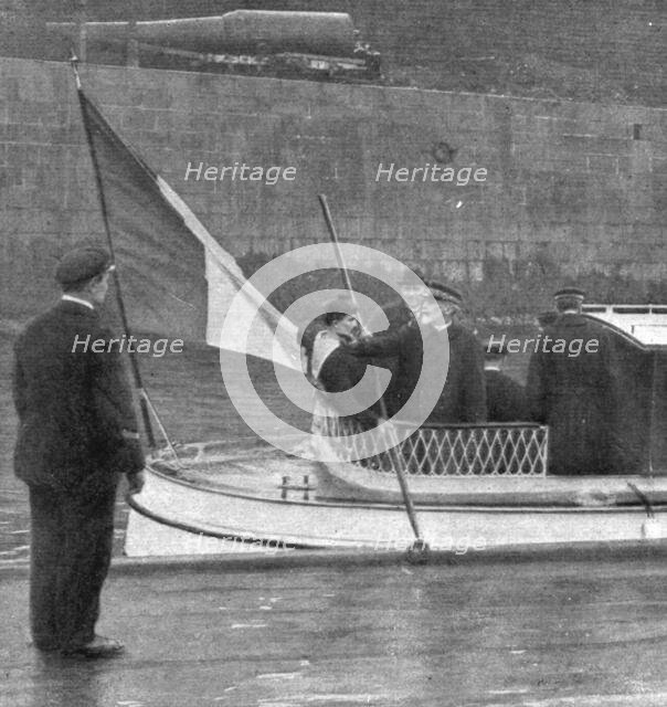 'La Mission Joffre-Viviani en Amerique; Sur la vedette de l'amiral Le Bris conduisant le...1917. Creator: Unknown.