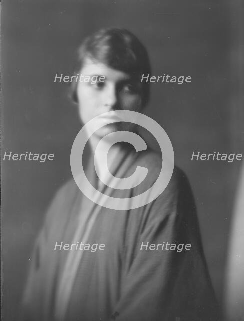 Eyre, Miss, portrait photograph, 1916. Creator: Arnold Genthe.