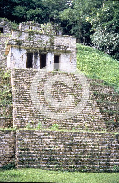 Detail of the staircase and top wall of the pyramid of the Mayan ruins of Bonampak.