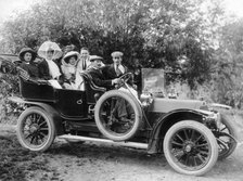 A group of men and women taking an outing in a 1907 Mercedes, 1908. Artist: Unknown