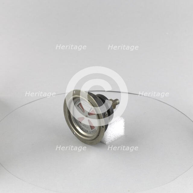 Indicator, Oil Pressure, ca. 1918. Creator: J. E. Malivert S.A..