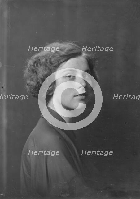 Mrs. John A. Logan, portrait photograph, 1918 Aug. 14. Creator: Arnold Genthe.