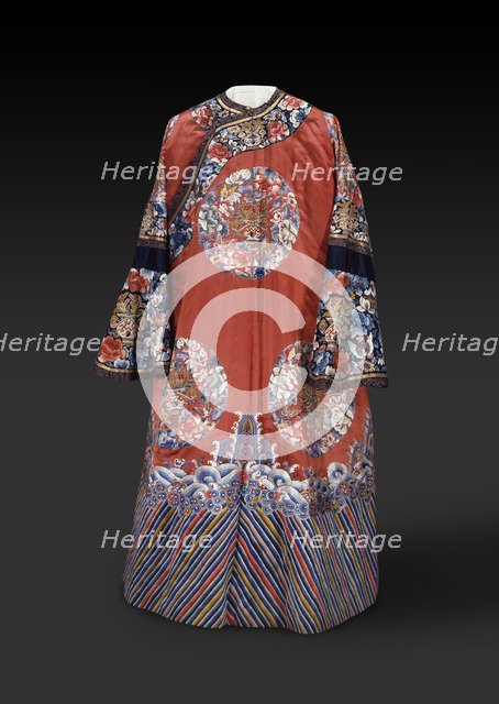 Robe with roundels and waves, 19th century. Artist: Unknown.