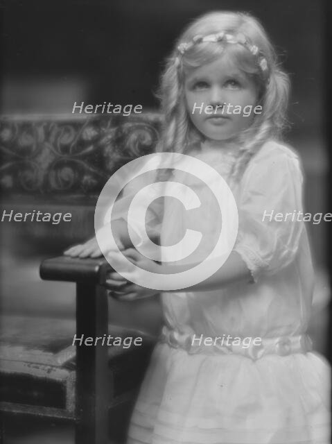 Slawson, L.H., Mrs., child of, portrait photograph, between 1911 and 1942. Creator: Arnold Genthe.