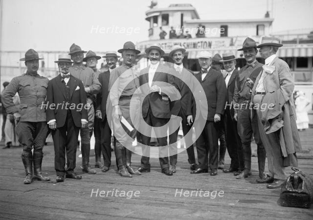 National Guard of D.C. M. And M. Assn. of D.C. Return with D.C.N.G. from Camp at Colonial Beach,1916 Creator: Harris & Ewing.
