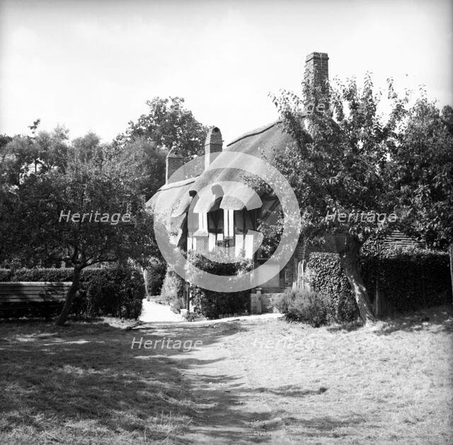 Anne Hathaway's Cottage, Shottery, Stratford-upon-Avon, Warwickshire, c1955. Creator: Arthur Charles Kirby Ware.