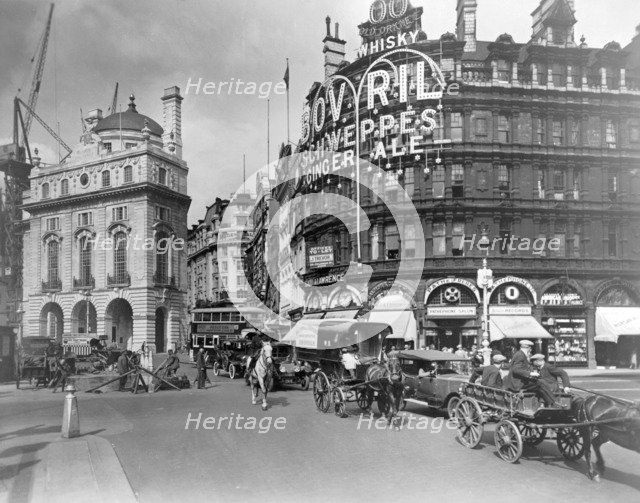 Piccadilly Circus, City of Westminster, London, early 20th century.  Artist: George Davison Reid