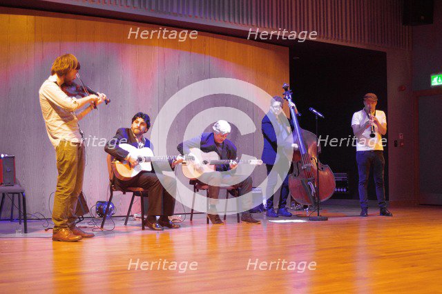 Adrian Cox (Rythme Futur), Birley Centre, Eastbourne, East Sussex, Sep 2015. Artist: Brian O'Connor.