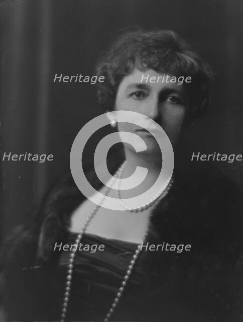 Byrne, James, Mrs., portrait photograph, 1917 June 2. Creator: Arnold Genthe.