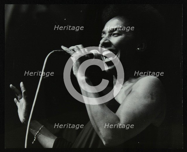Singer Elaine Delmar performing at Berkhamsted Civic Centre, Hertfordshire, 1986. Artist: Denis Williams