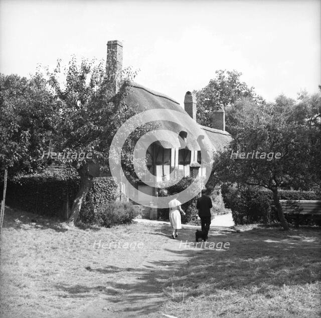 Anne Hathaway's Cottage, Shottery, Stratford-upon-Avon, Warwickshire, c1955. Creator: Arthur Charles Kirby Ware.