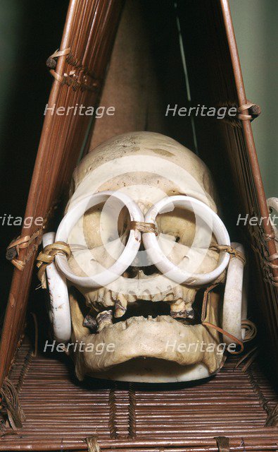 Model boat containing a chief's skull from the Solomon Isles. Artist: Unknown