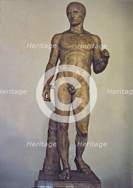 Doryphoros, 5th century b.C., Roman copy from 1st century found in Pompeii.