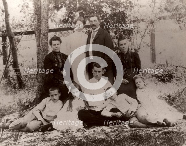 Briner Yuliy Ivanovich with his wife Natalya Iosifovna, sons Leonid, Boris, Felix, daughter..., 1900 Creator: Unknown.