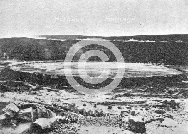 ''Un cratere en activite aux iles Hawai; Les Terres Du Pacifique', 1914. Creator: Unknown.