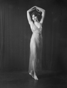 Neyder, Miss, 1923 July 6. Creator: Arnold Genthe.