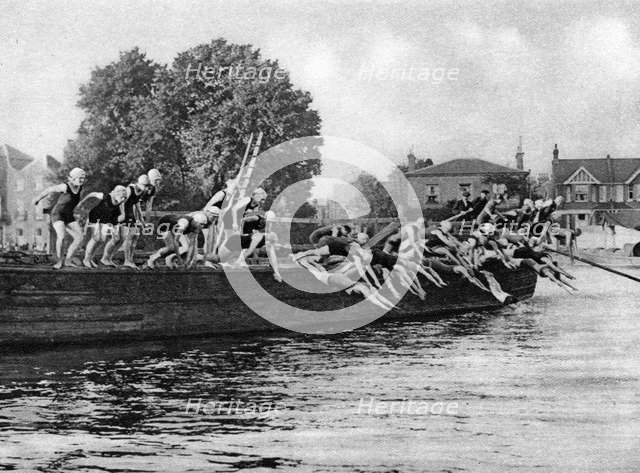 The annual Kew to Putney ladies' swimming race, London, 1926-1927. Artist: Unknown