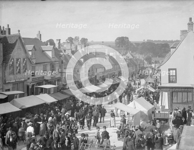 High Street, Burford, Oxfordshire, 1895. Artist: Henry Taunt