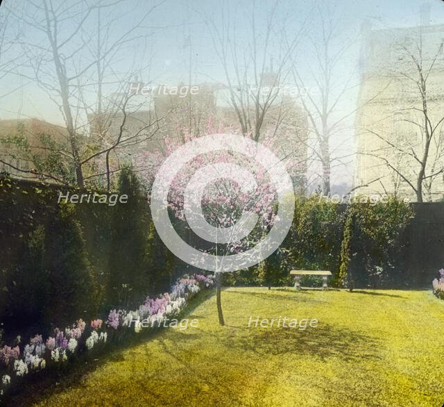 General William Crozier house, 1735 Massachusetts Ave., NW, Washington, D.C., (1915?). Creator: Frances Benjamin Johnston.