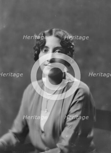 Liebert, M., Miss, portrait photograph, between 1916 and 1927. Creator: Arnold Genthe.