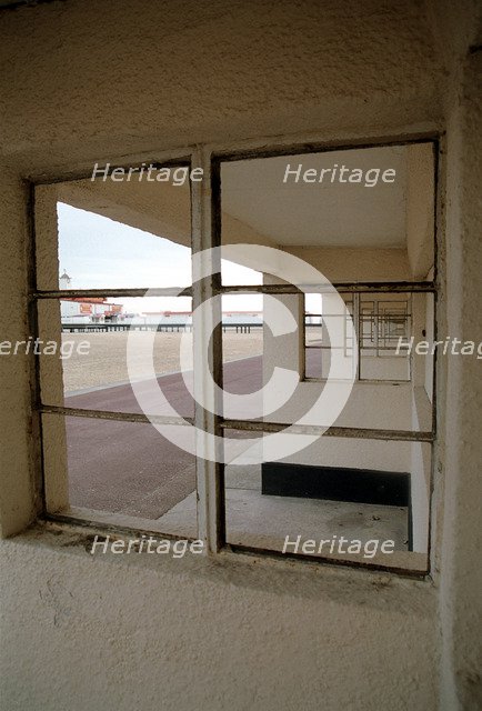 Shelter, Great Yarmouth, Norfolk, 2000. Artist: P Williams