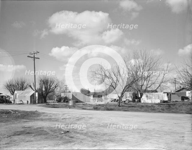 Housing for Oklahoma refugees, California, Kern County, 1936. Creator: Dorothea Lange.