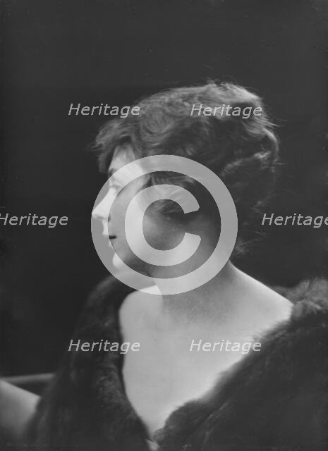 Mrs. H.W. Van Henkelon, portrait photograph, 1919 Mar. 28. Creator: Arnold Genthe.