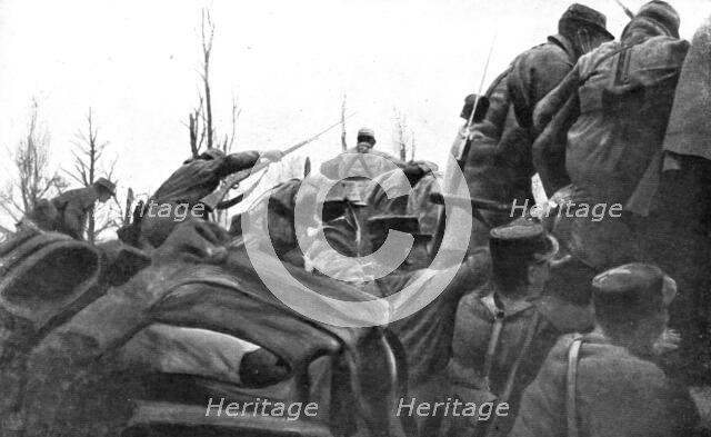 'A la grande tranchee de Calonne; Dans l'Argonne', 1915. Creator: Unknown.