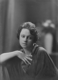 Ballard, G., Miss, portrait photograph, 1917 Sept. 20. Creator: Arnold Genthe.