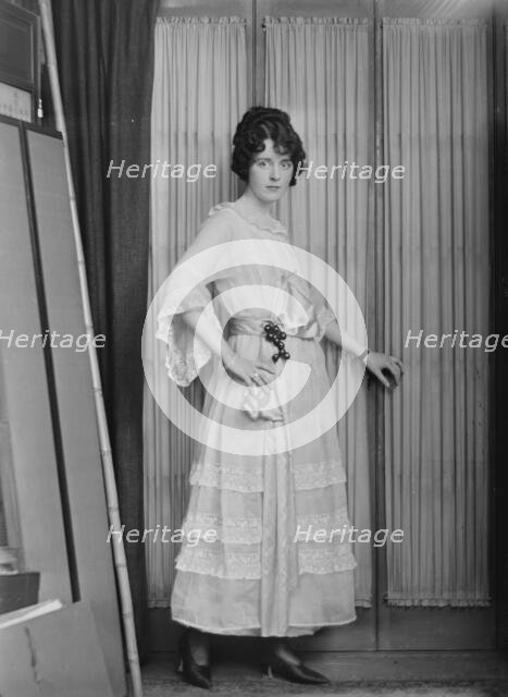 Miss M. Flanagan, portrait photograph, 1919 July 9. Creator: Arnold Genthe.