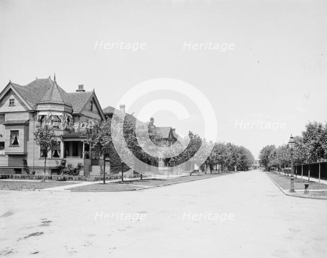Kildare Road, looking north, Walkerville, Ont., between 1905 and 1915. Creator: Unknown.