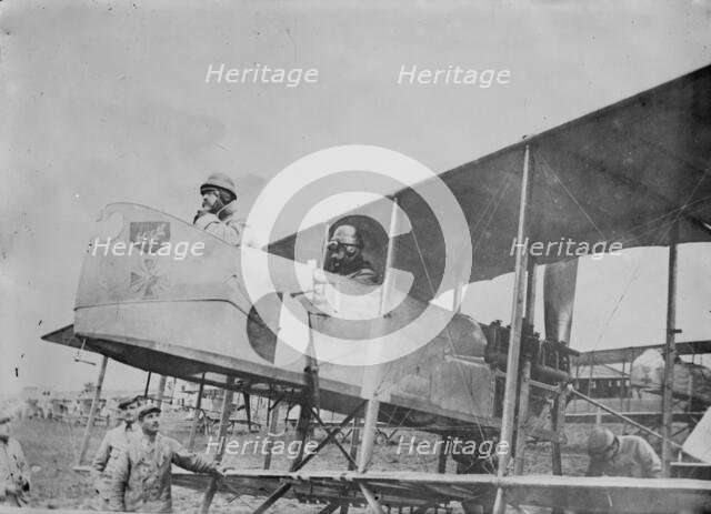 Capt. Hoppe [i.e. Happe] & Capt. Berthaut, between 1914 and 1918. Creator: Bain News Service.