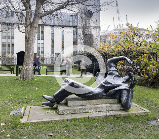 Sculpture of St Thomas Becket by Bainbridge Copnall, St Paul's Churchard, City of London, 2015. Artist: Chris Redgrave.