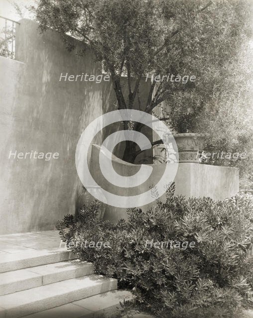 "El Fureidis," James Waldron Gillespie house, Parra Grande Lane, Montecito, California, 1917. Creator: Frances Benjamin Johnston.