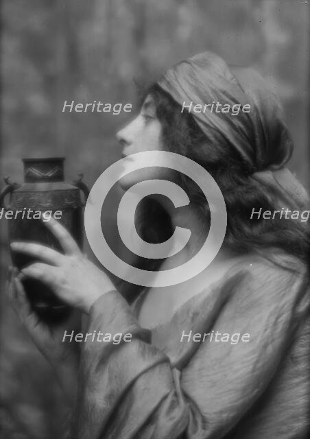 Carter, Malvina Longfellow, portrait photograph, 1912 or 1913. Creator: Arnold Genthe.
