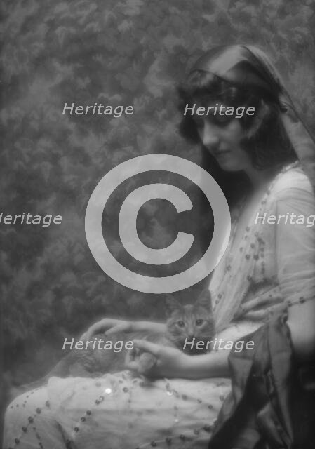Maude, Bonnie, Miss, with Buzzer the cat, portrait photograph, between 1912 and 1918. Creator: Arnold Genthe.