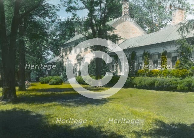 "Chatham," Colonel Daniel Bradford Devore house, 120 Chatham Lane, Fredericksburg..., 1927. Creator: Frances Benjamin Johnston.