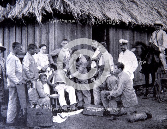 War of Cuba, healing of an injured seaman from the gunboat 'Vigia' in Cayetano nursing, in 'La Il…
