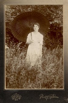 Mazova Anna Mikhailovna, granddaughter of the Irkutsk merchant and chronicler Krotov, 1920. Creator: Mazov.
