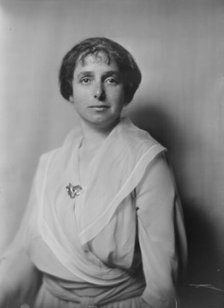 Mrs. A.E. Cohn, portrait photograph, 1918 May 13. Creator: Arnold Genthe.