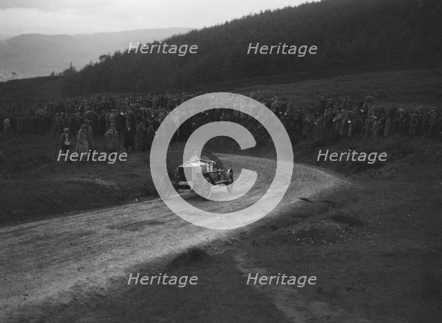 Horstman Super Sports of Winifred Pink competing in the Caerphilly Hillclimb, Wales, 1922. Artist: Bill Brunell.