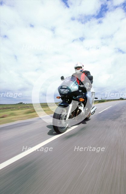 2000 Yamaha XJ 600s Diversion motorcycle. Artist: Unknown.