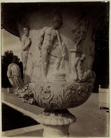 Versailles, Vase par Cornu, 1903. Creator: Eugene Atget.