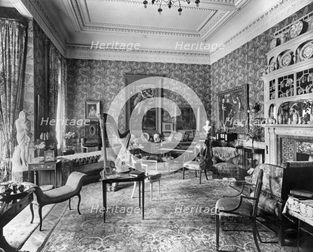 Arts and Crafts interior, Holmestead, North Mossley Hill Road, Liverpool, Merseyside, 1901 Artist: Henry Bedford Lemere.