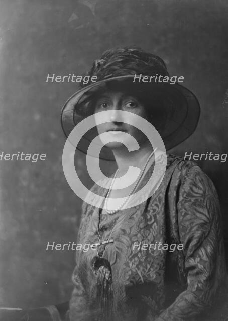 Mrs. Seward Prosser, portrait photograph, 1919 June. Creator: Arnold Genthe.