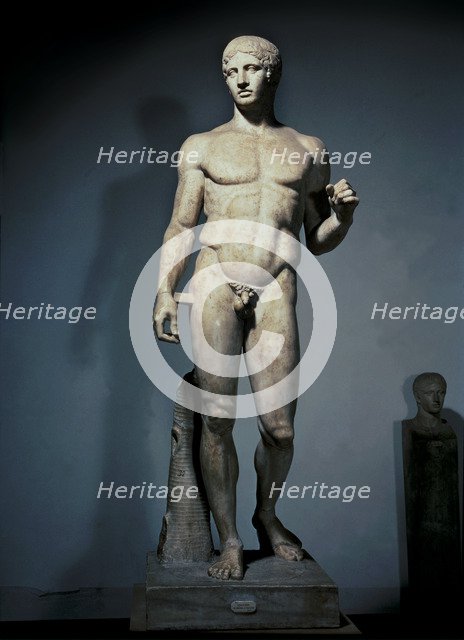 Doryphoros (spear bearer, Roman copy of the time of Tiberius from a Greek original by Polykleitos).