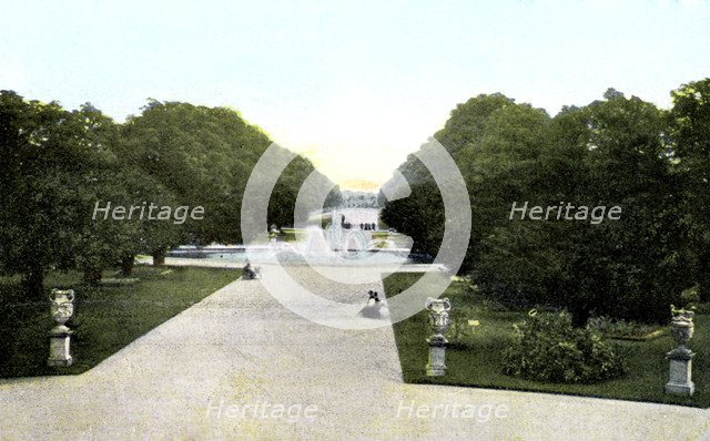 Gardens of Hampton Court Palace, London, 20th Century. Creator: Unknown.