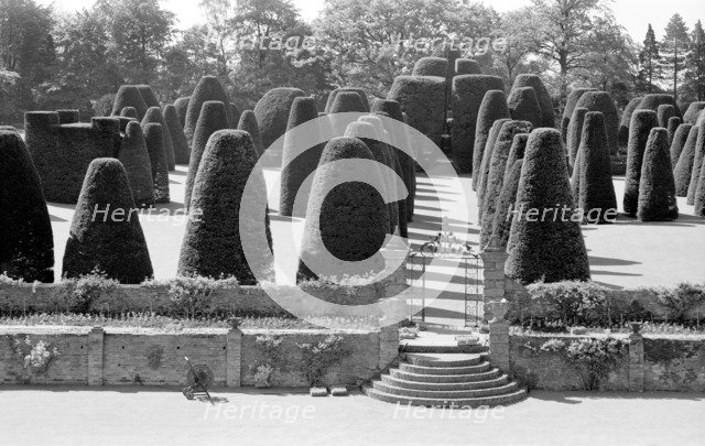 Yew Garden, Packwood House, Lapwood, Warwickshire, 1945-1980. Artist: Eric de Maré