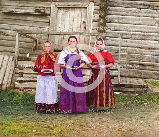 Young Russian peasant women, Sheksna River, near the small town of Kirillov, Russia, 1909. Artist: Sergey Mikhaylovich Prokudin-Gorsky